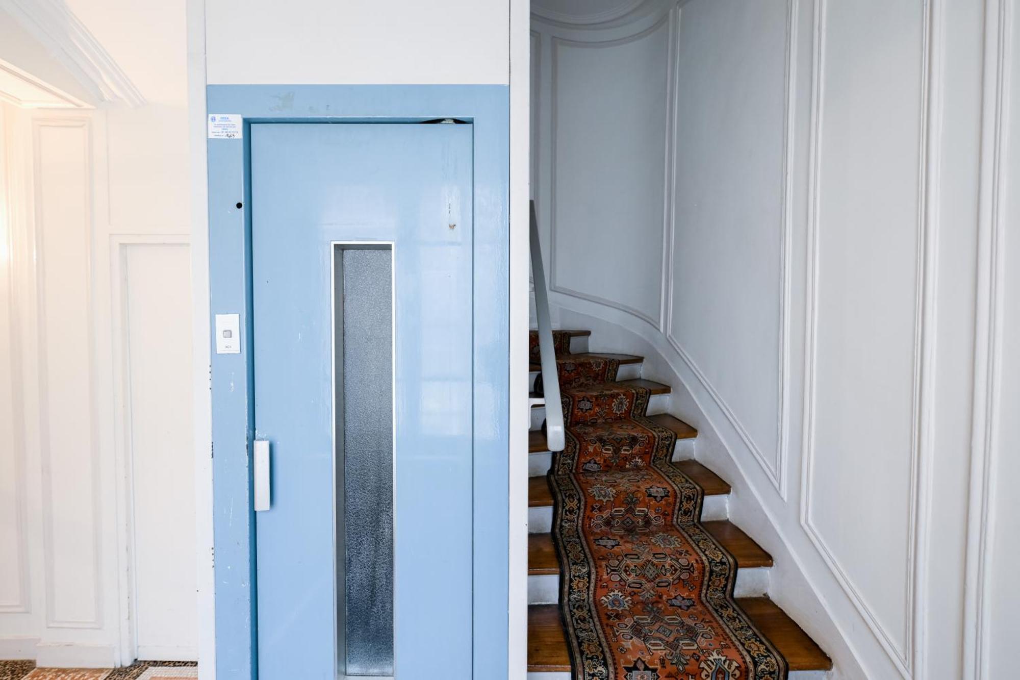 Entire Paris, 3rd Floor With Elevator Appartement *